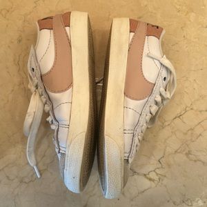 Nike rose swoosh low top sneakers size 9 blazers